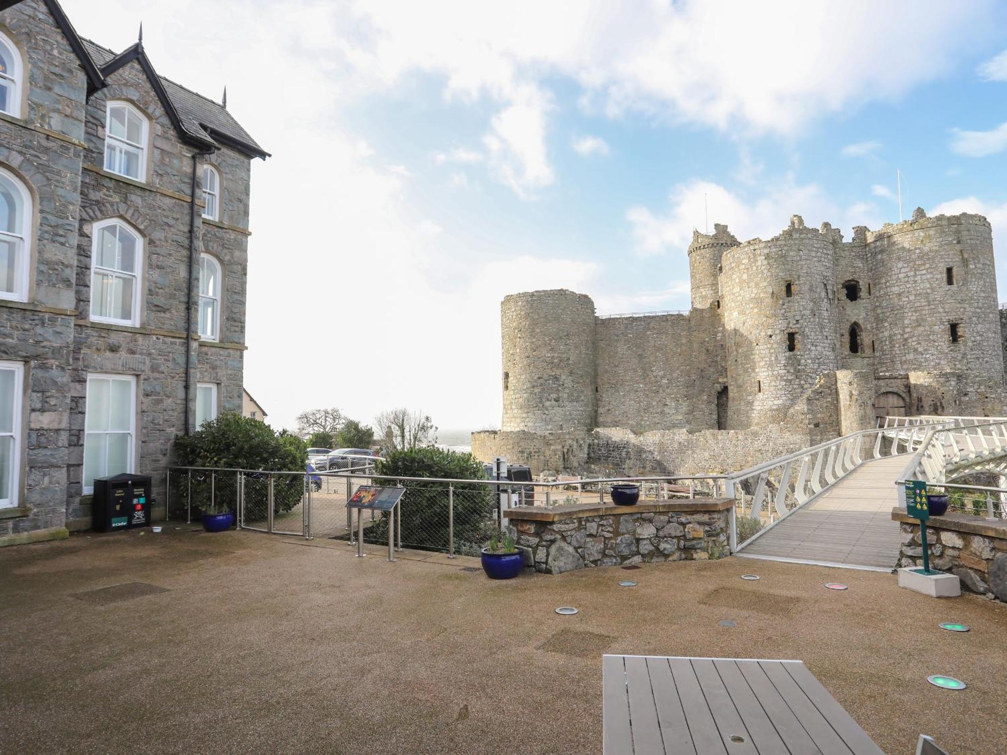 Harlech Apartments - Gwern Exterior photo
